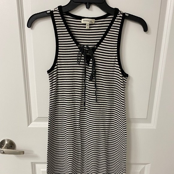 Monteau Los Angeles Striped V-Neck Tie Front Tank Top. Black/White. Small. - Picture 2 of 6